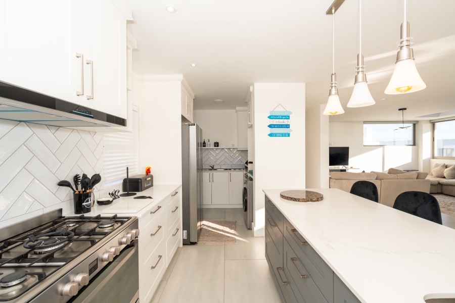 5 Bedroom Property for Sale in Paradise Beach Western Cape